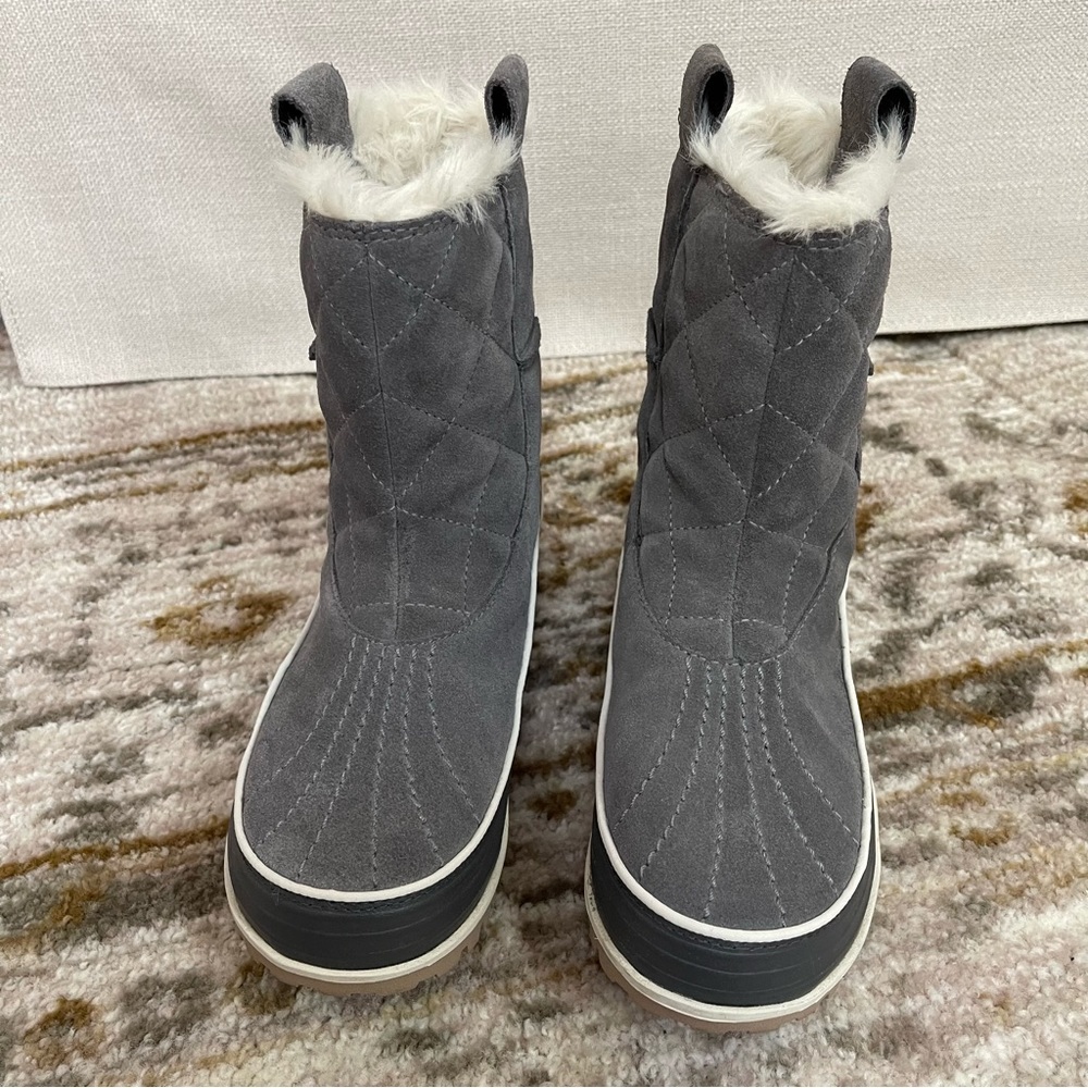 Sorel pull-on bootie; Never worn